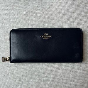 Coach leather wallet- navy